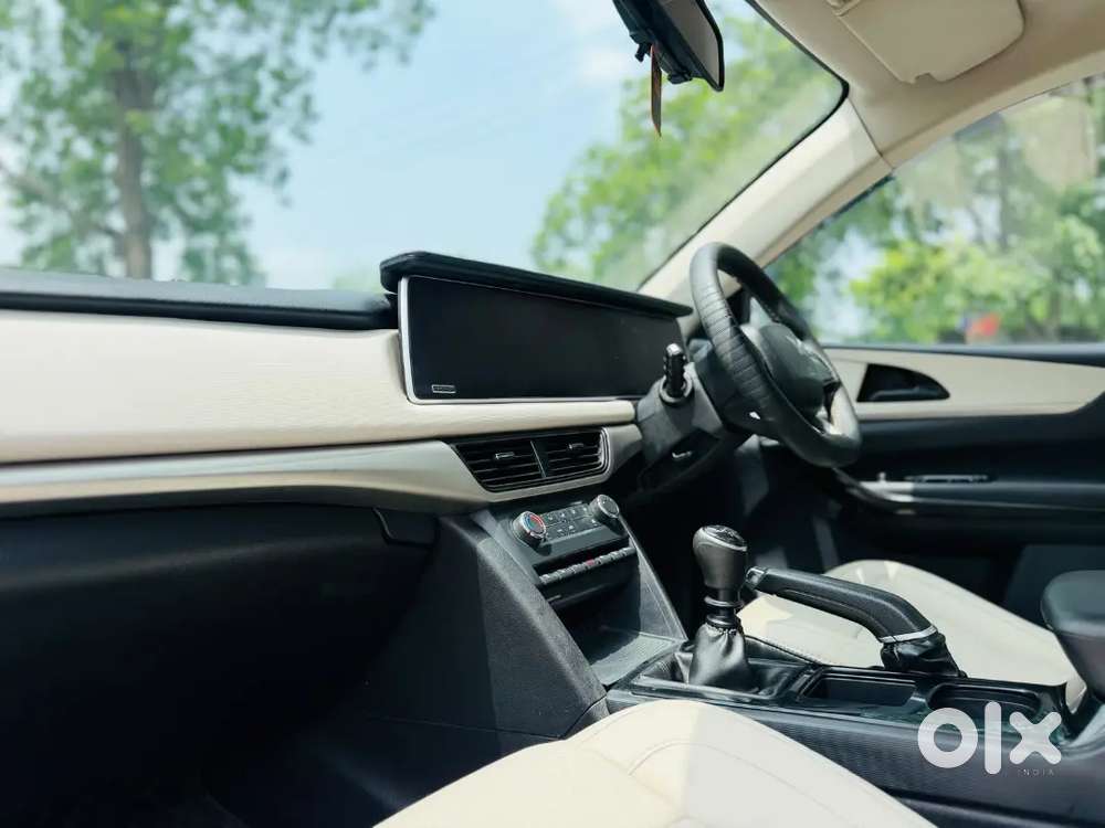 Mahindra Xuv700 Diesel Manual 2023 Variant