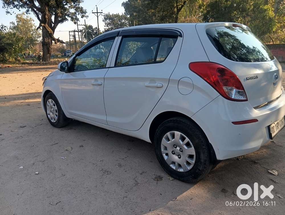 Hyundai I20 Petrol Cvt Magna Executive, 2014, Petrol