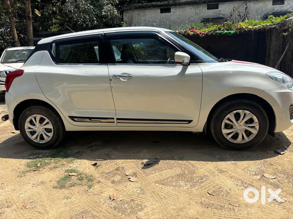 Maruti Suzuki Swift Vxi + Manual, 2023, Petrol