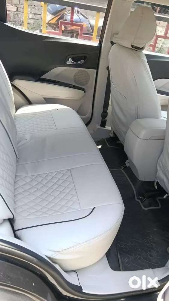 Mahindra Xuv300 W8, 2022, Petrol