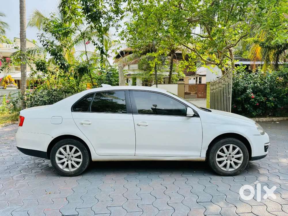 Volkswagen Jetta 2011 Diesel 124500 Km Driven New Papers April 2031