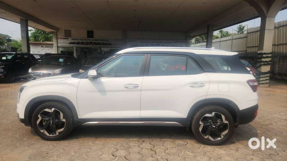 Hyundai Alcazar Signature, 2021, Petrol