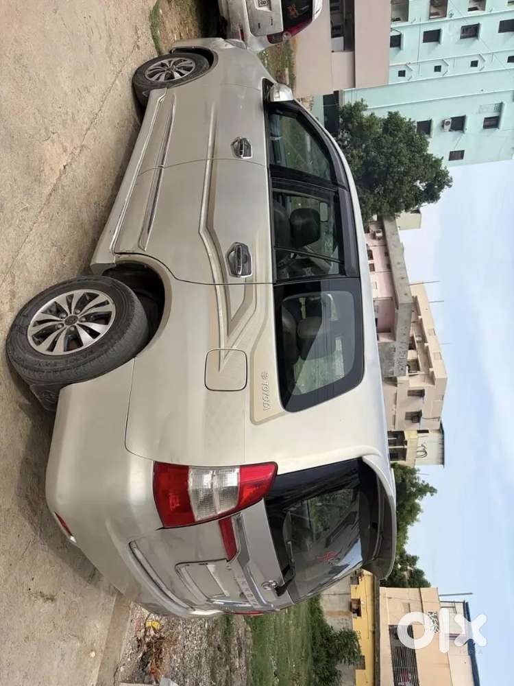 Toyota Innova 2015 Diesel 235000 Km Driven