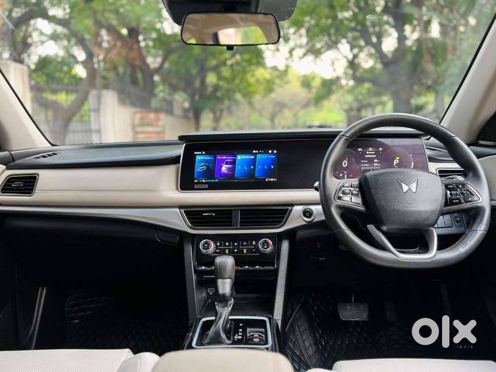 Mahindra Xuv700 2.0 Ax 7 Petrol At Luxury Pack Str, 2024, Petrol