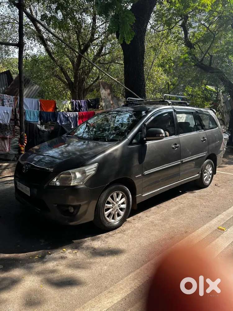 Toyota Innova 2.5v E4 8 Seater Diesel Full Mint Condition