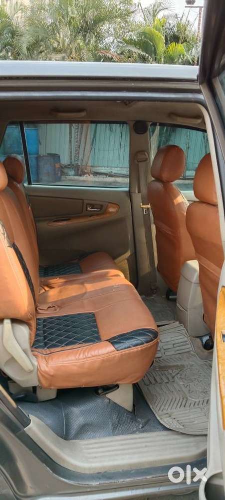 Toyota Innova 2004-2011 2.5 V Diesel 8-seater, 2009, Diesel