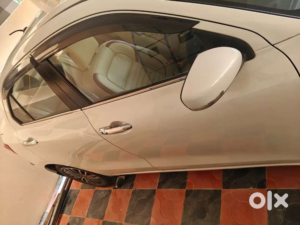 Maruti Suzuki Dzire 2017 Diesel 98000 Km Driven