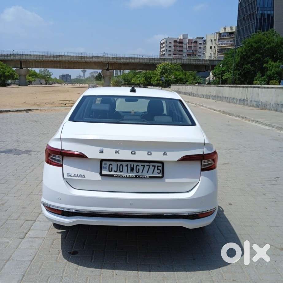 Skoda Slavia Style 1.0l Tsi At, 2022, Petrol