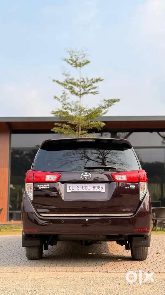 Innova Crysta 2017
