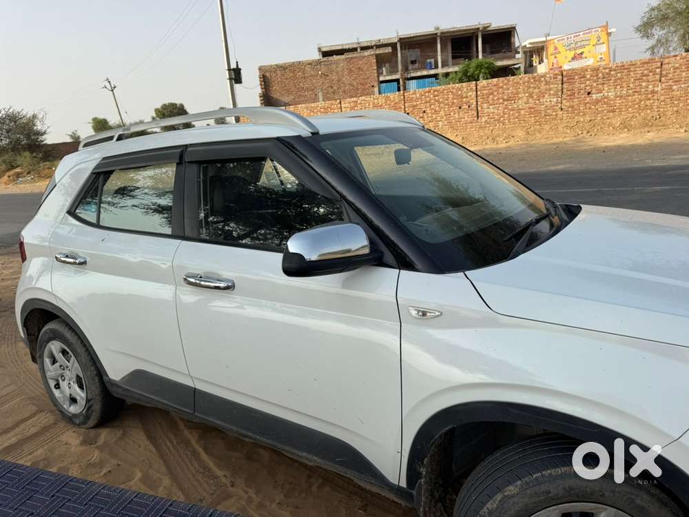 Hyundai Venue Petrol 2021