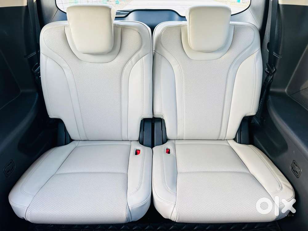 Mahindra Xuv700 2.2 Ax 7 Diesel Mt Luxury Pack Str, 2025, Diesel