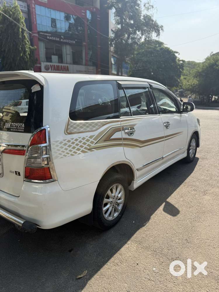 Toyota Innova 2.5 Z Diesel 7 Seater Bs Iv, 2014, Diesel