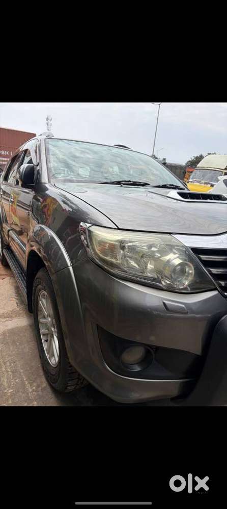 Toyota Fortuner 4x2 Manual, 2012, Diesel