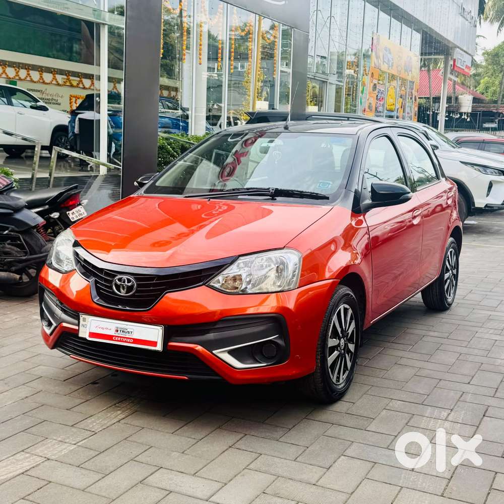 Toyota Etios Liva V Dual Tone, 2019, Petrol