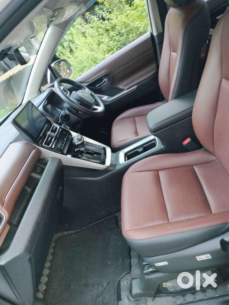 Toyota Innova Hycross 2.0 Vx Hybrid 8 Str, 2025, Petrol