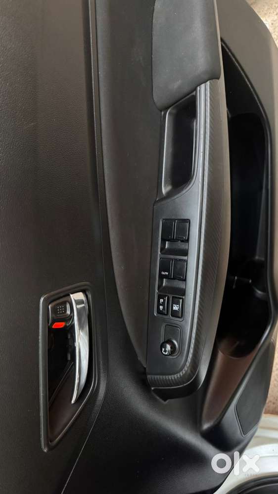Maruti Suzuki Swift 1.2 Vxi (o), 2023, Petrol