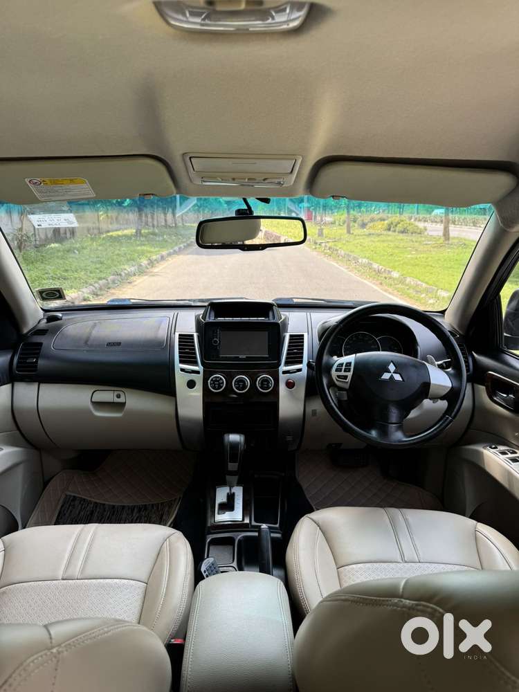 Mitsubishi Pajero Sport 4x2 At Dualtone Blacktop, 2016, Diesel