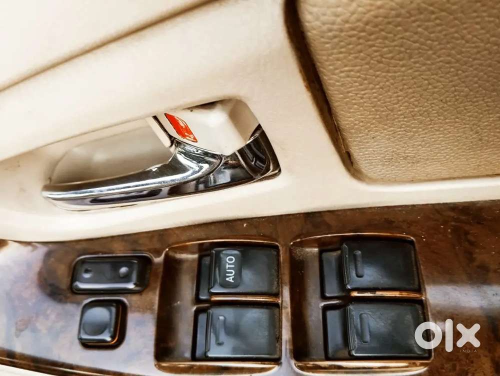 Toyota Innova 2015 Diesel 85000 Km Driven