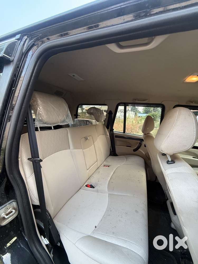 Mahindra Scorpio Classic Petrol Manual 2025