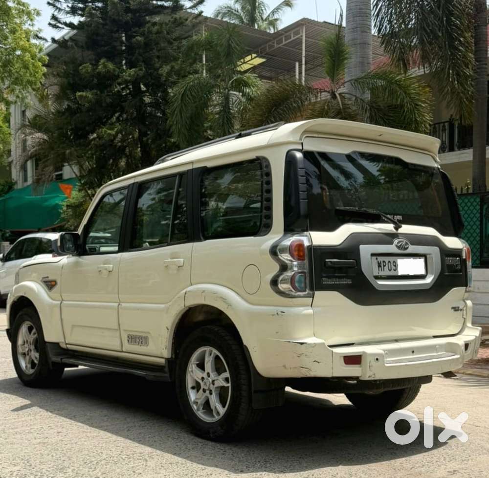 Mahindra Scorpio S10, 2015, Diesel