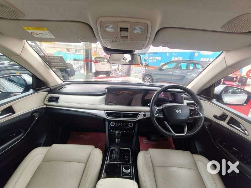 Mahindra Xuv700 2.2 Ax 7 Diesel At Luxury Pack Str, 2022, Diesel
