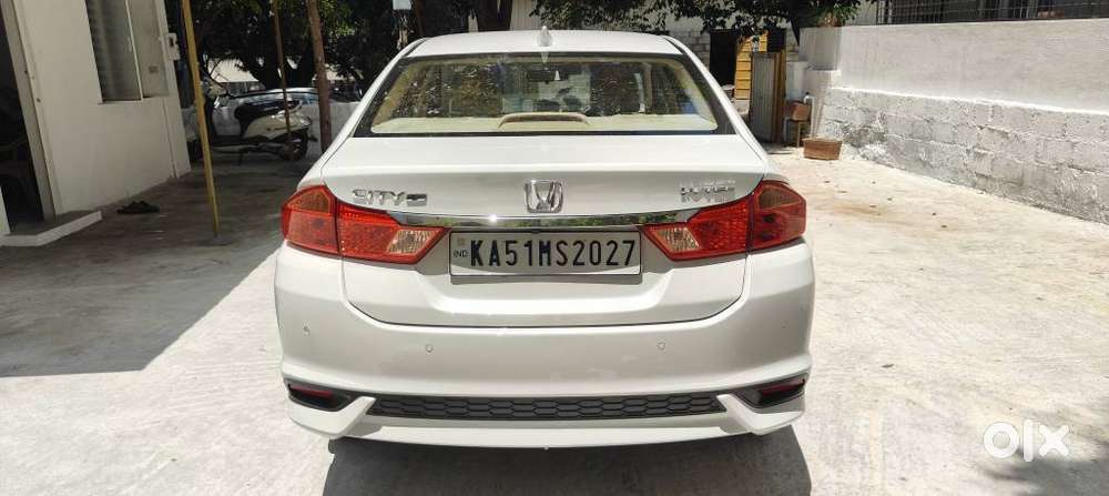 Honda City 1.5 V 5TH GEN i-VTEC MT, 2022, Petrol