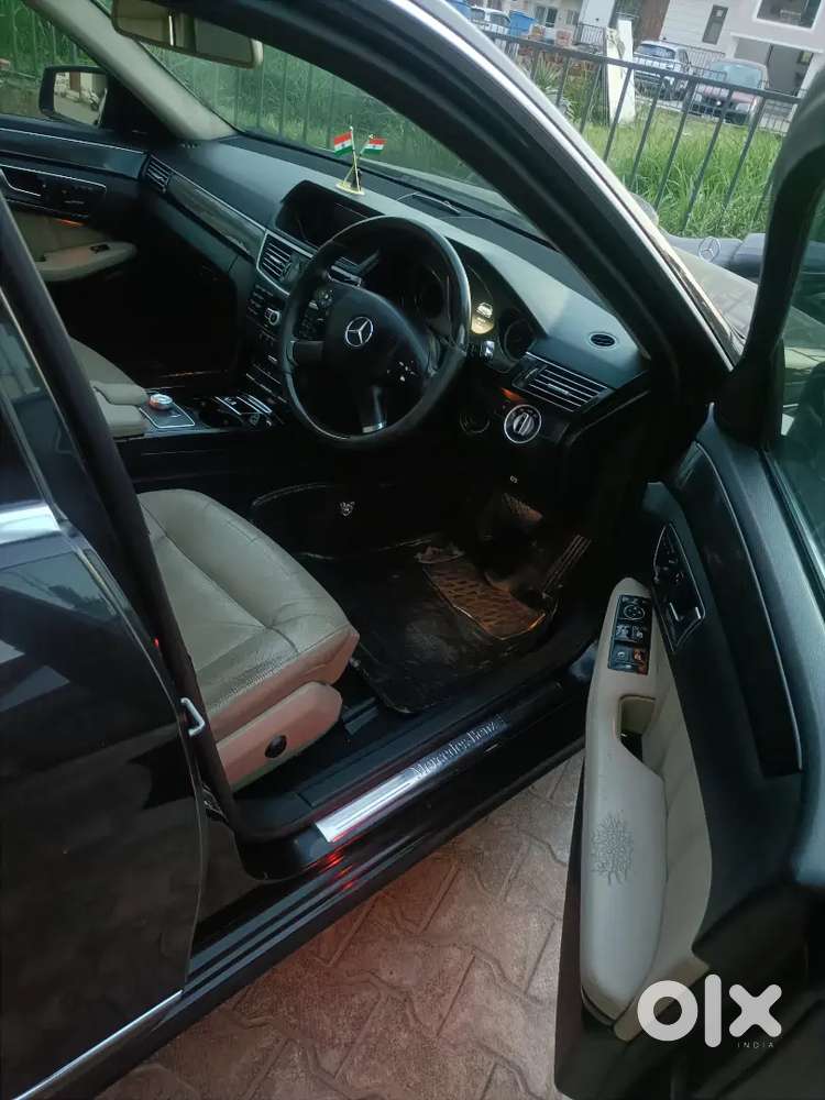 Mercedes-benz E-class E350 (2012) - Mint Condition  Royal Black  Ful