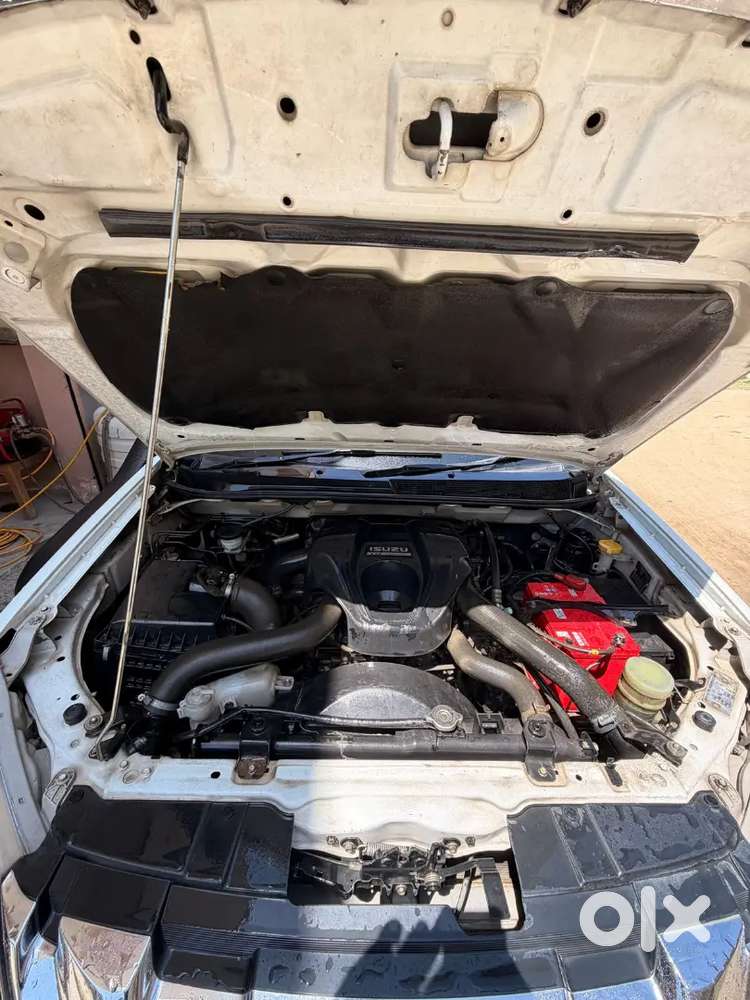 Isuzu D-max V-cross 2018 Diesel Good Condition