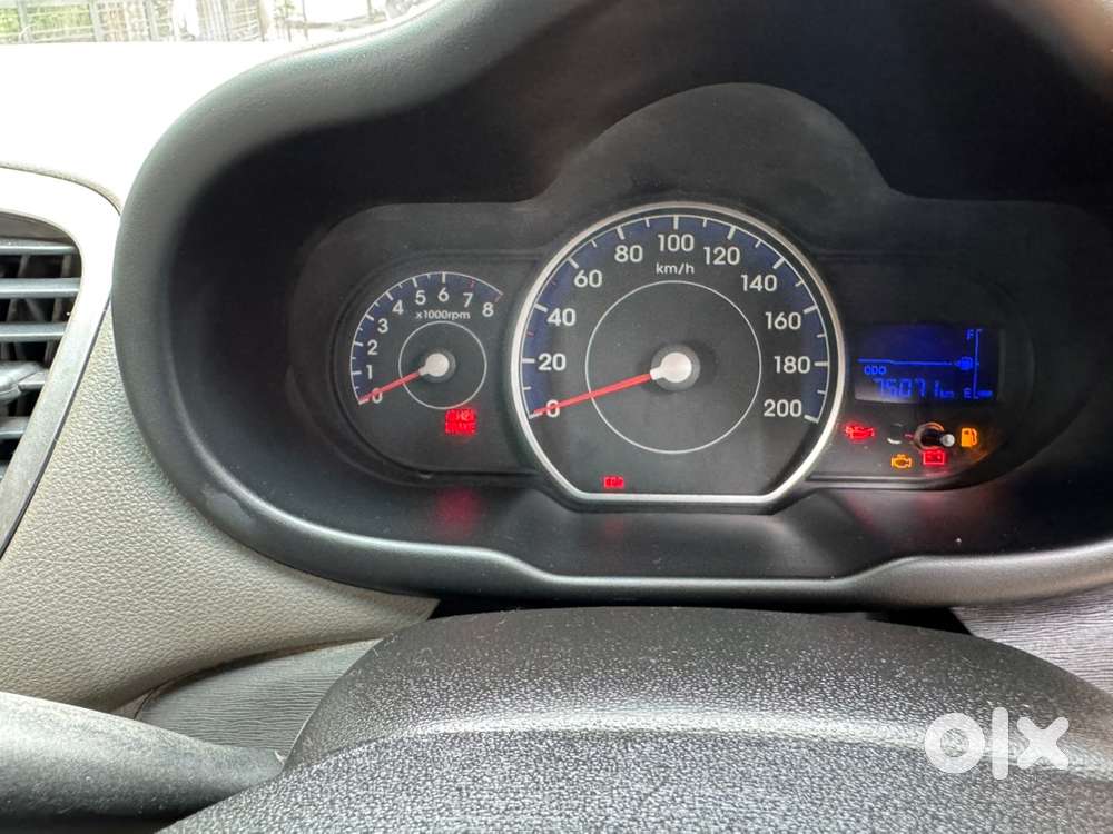 Hyundai I10 2012 Petrol + Cng 75000 Km Driven At Showroom Condition