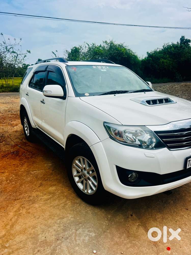 Toyota Fortuner 2014 Diesel 120000 Km Driven