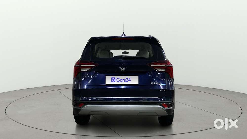 Mahindra Xuv700 2.0 Ax 3 Petrol Mt 5 Str, 2022, Petrol