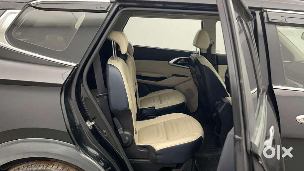 Kia Carens 1.4 Luxury Plus Dct 7 Str, 2022, Petrol