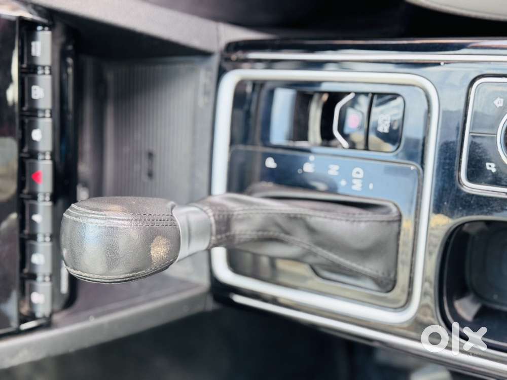 Mahindra Xuv700 2.2 Ax 7 Diesel At Luxury Pack Str Awd, 2022, Diesel
