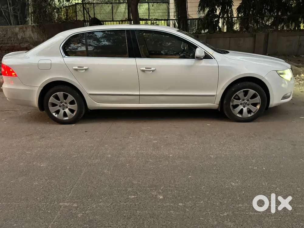 Skoda Superb 2012 Petrol Well Maintained