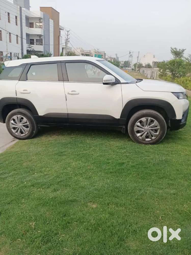 Maruti Brezza 1.5 Lxi 2024