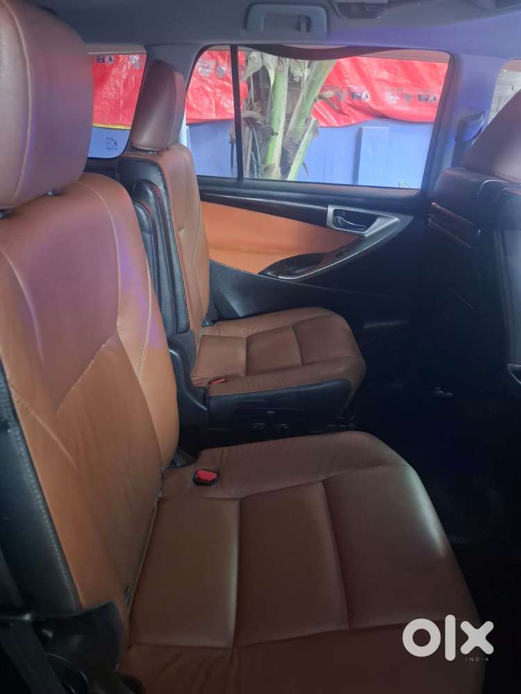 Toyota Innova Crysta 2.8z Automatic, 2016, Diesel