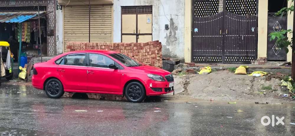 Skoda Rapid 2012 Flashy Red Colour Cng & Petrol Gadi Ek Number H
