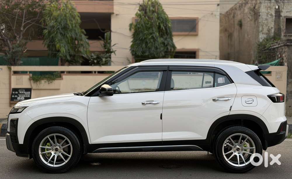 Hyundai Creta Sx Petrol Mt, 2025, Petrol