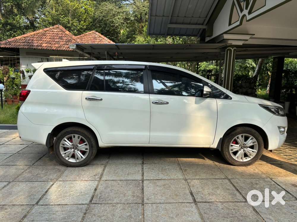 Toyota Innova Crysta 2017
