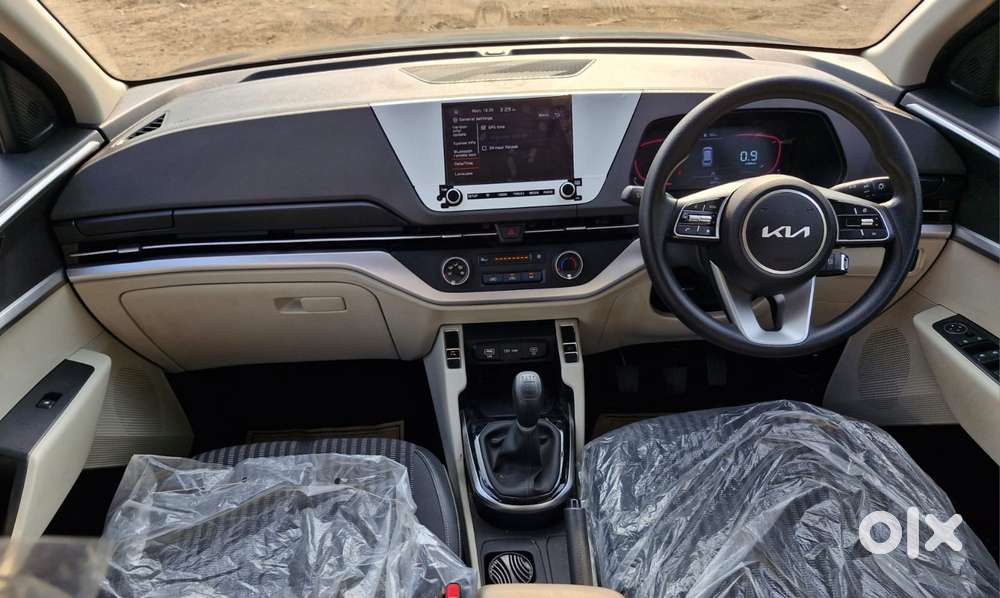 Kia Carens 1.5 Prestige 7 Str, 2023, Petrol