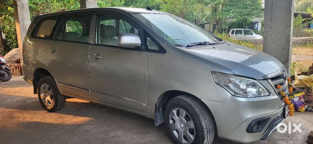 Toyota Innova 2.5g 8 Seater