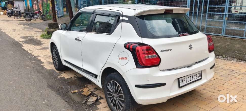 Maruti Suzuki Swift Vxi + Manual, 2022, Petrol