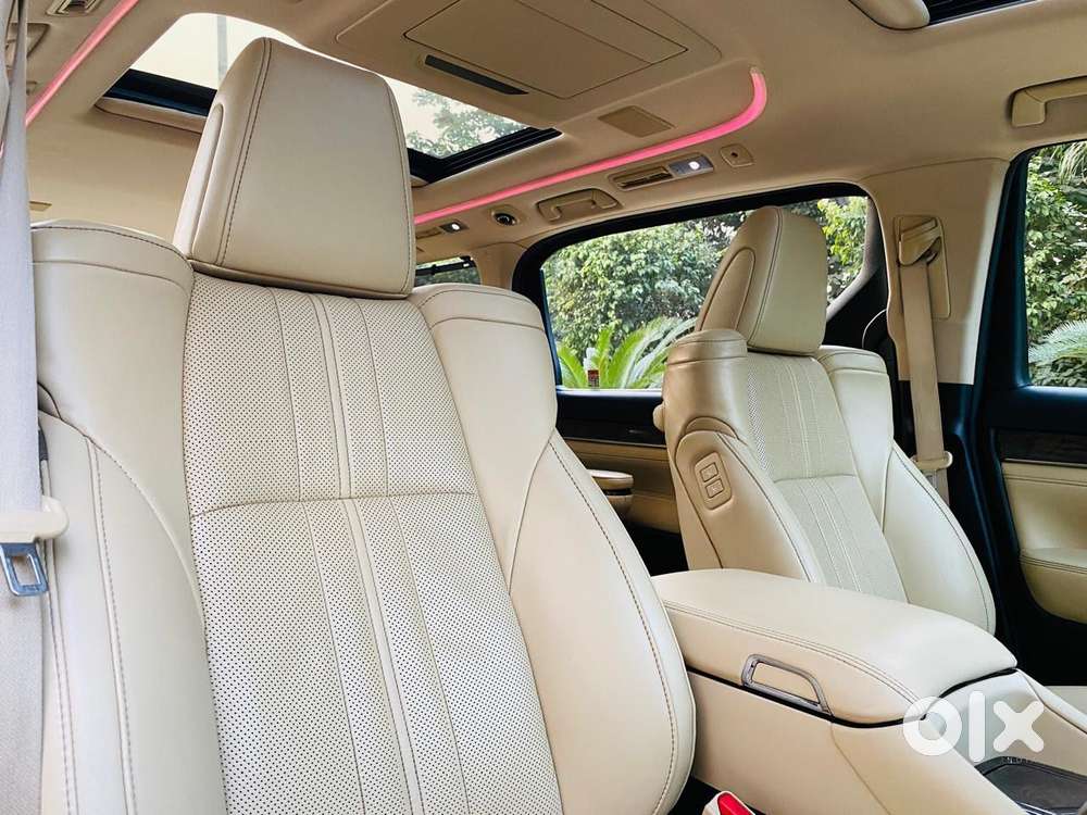 Toyota Vellfire Vip – Executive Lounge, 2023, Petrol