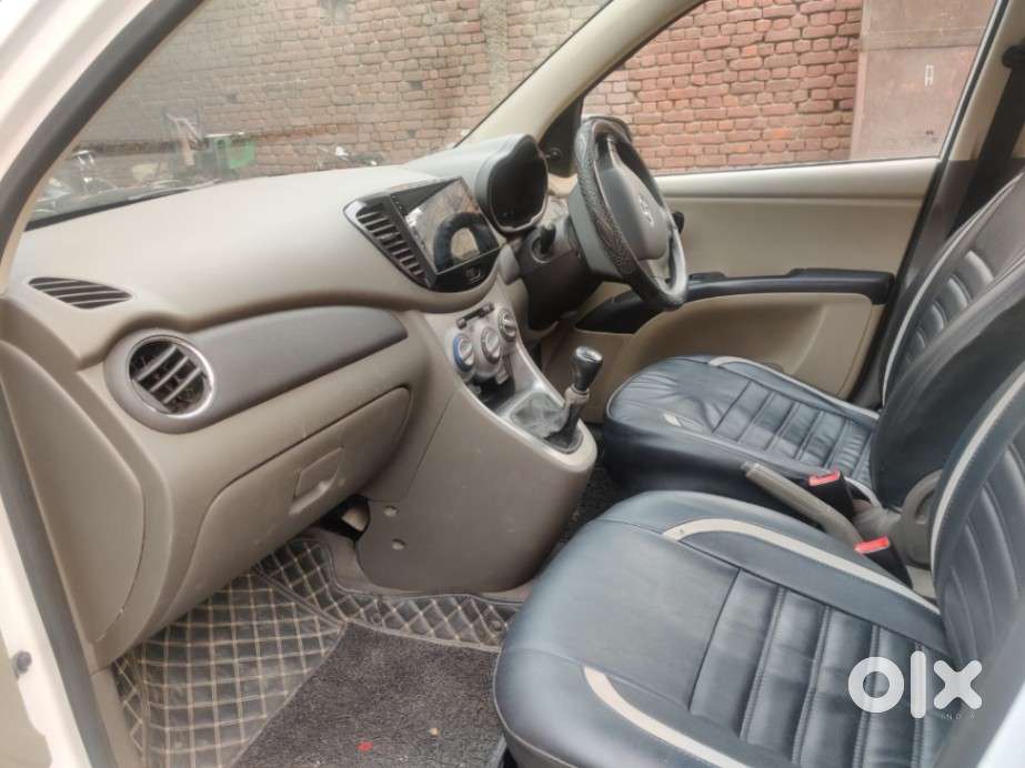 Hyundai I10 Sportz, 2015, Petrol