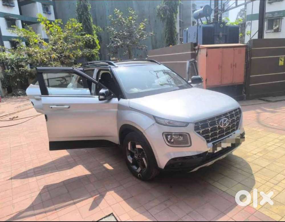 Hyundai Venue 2020 Petrol Well Maintained