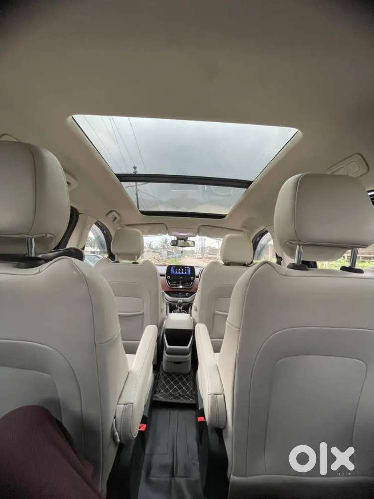 Tata Safari Xz Plus-top Model With Captain Seat & Panaramic Sunroof