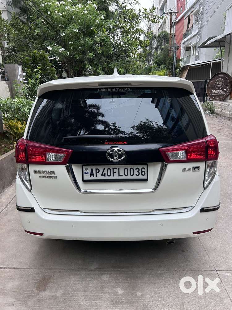 Toyota Innova Crysta 2.4 G Mt 7 Str, 2025, Diesel