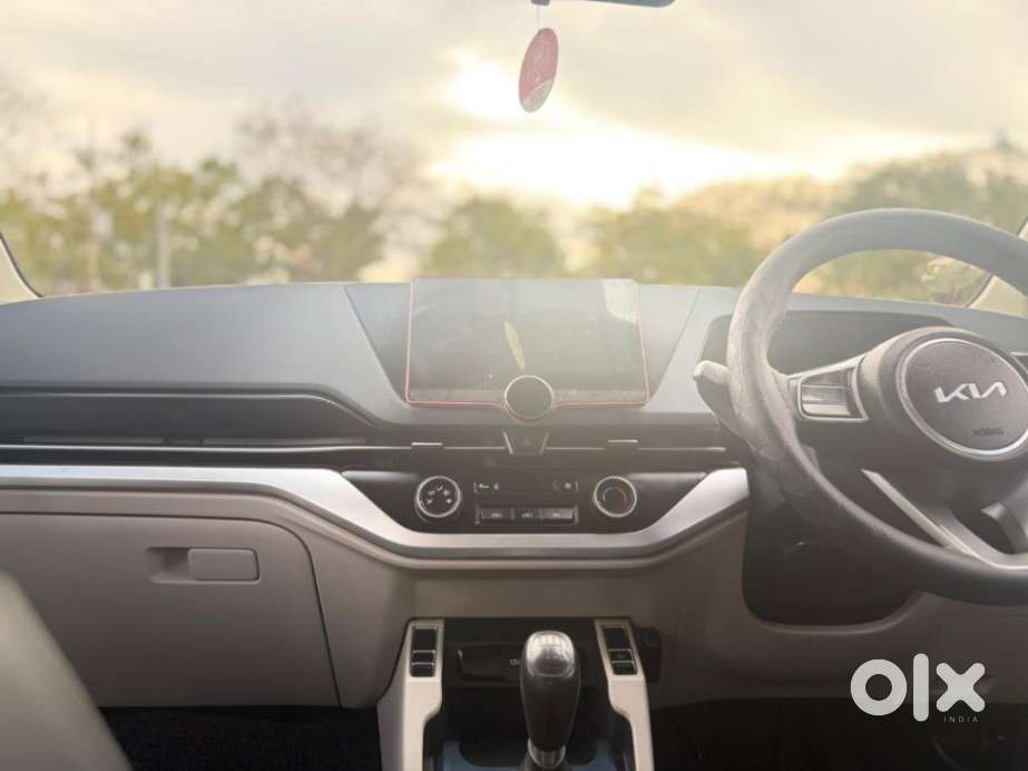 Kia Carens 1.4 Premium 7 Str, 2023, Petrol