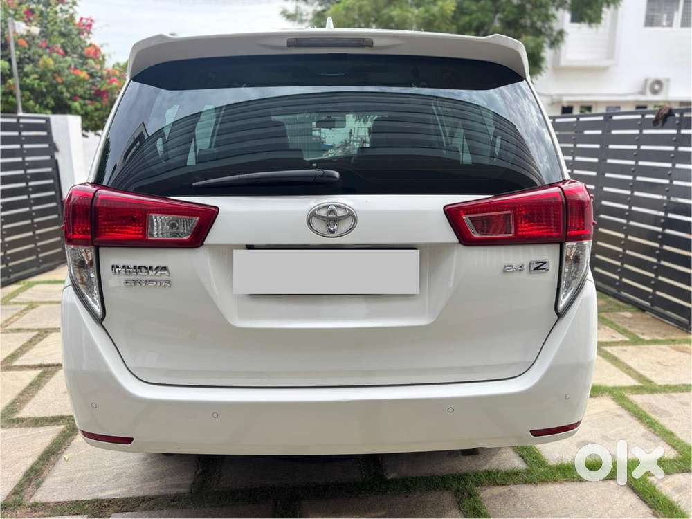 Toyota Innova Crysta [2020-ongoing] 2.4 Zx 7 Str, 2024, Diesel