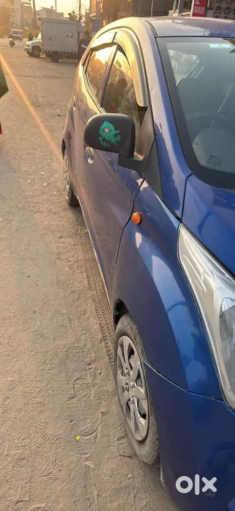 Eon Gadi H Taxi Me Hai  180000 Km Chali Huyi H